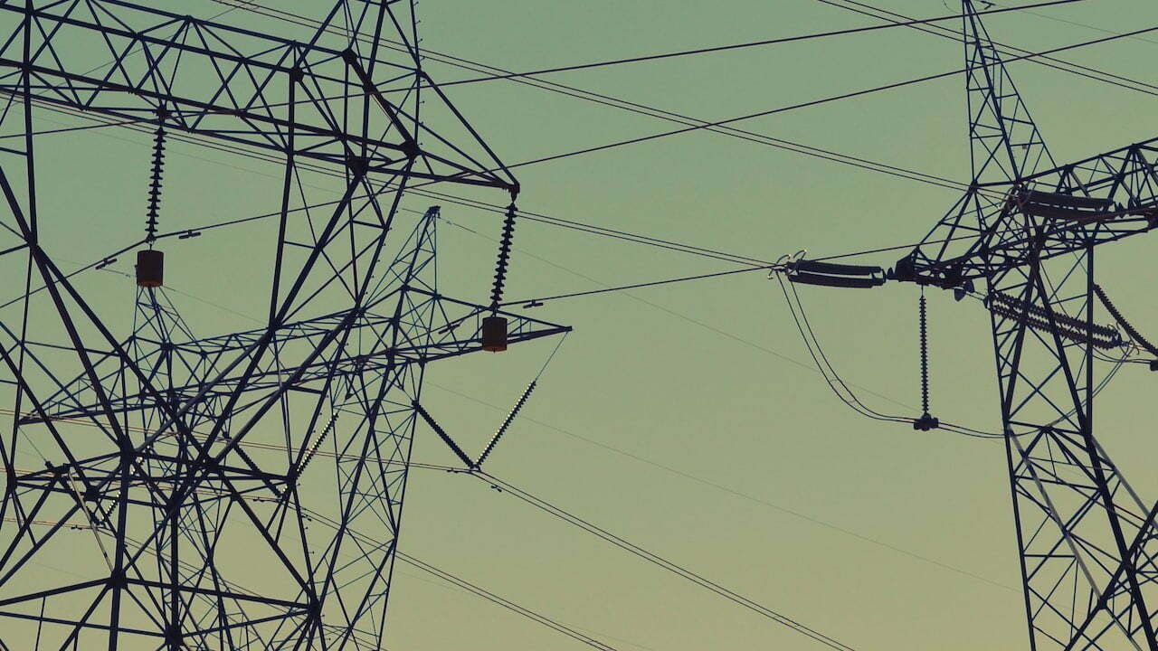Fiação de energia elétrica.